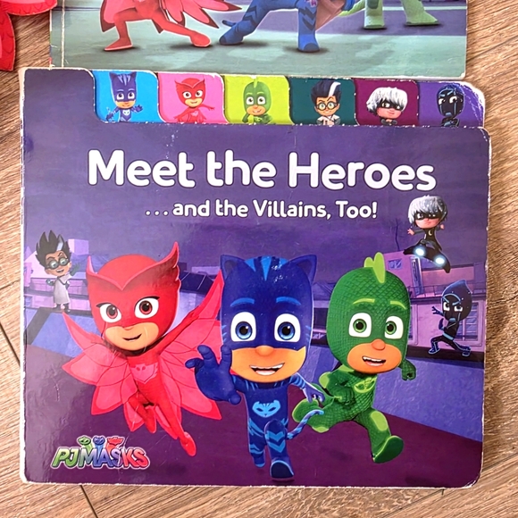 PJ Masks-3 Plush Characters And 2 Books - Picture 4 of 7